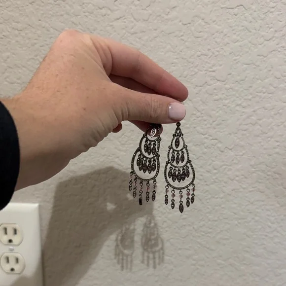 Elegant Silver and Black Dangle Earrings - Picture 2 of 4